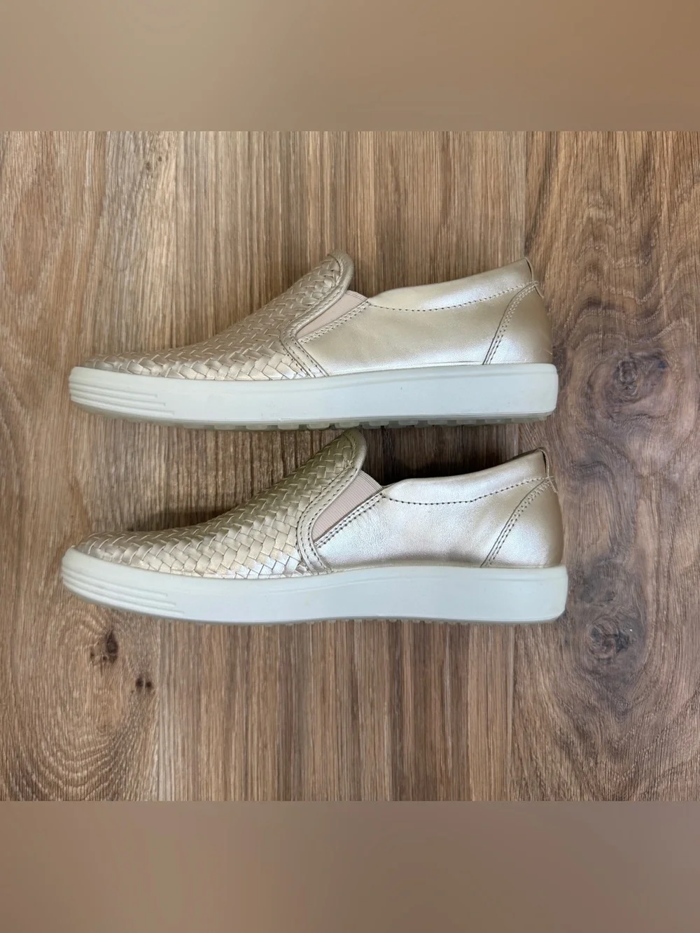 ECCO Soft 7 Woven Metallic Gold Leather Slip-On Sneakers EU 38